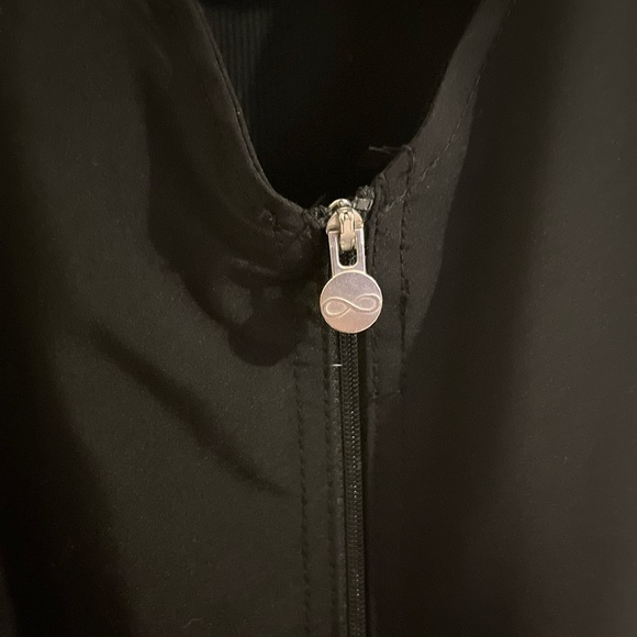 Cherokee Infinity scrub jacket - Picture 2 of 4